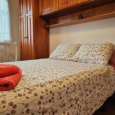 Piso Completo 5 Personas En Casa Lantoxana Хихон