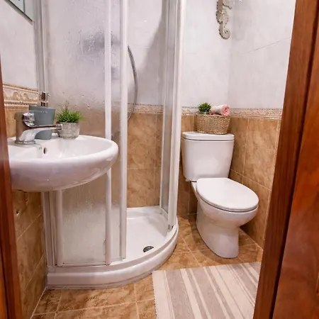 Piso Completo 5 Personas En Casa Lantoxana * Gijón