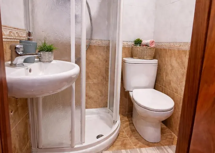 Piso Completo 5 Personas En Casa Lantoxana * Gijón