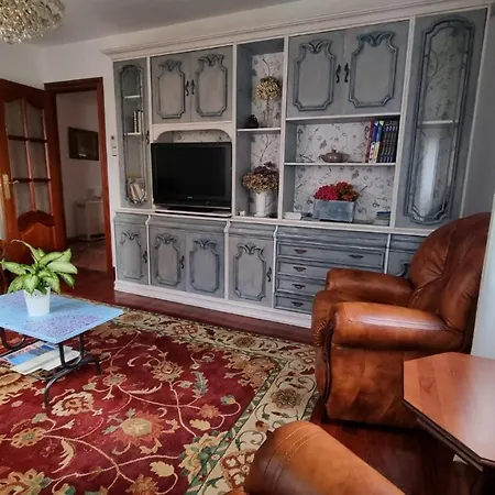 Piso Completo 5 Personas En Casa Lantoxana ヒホン